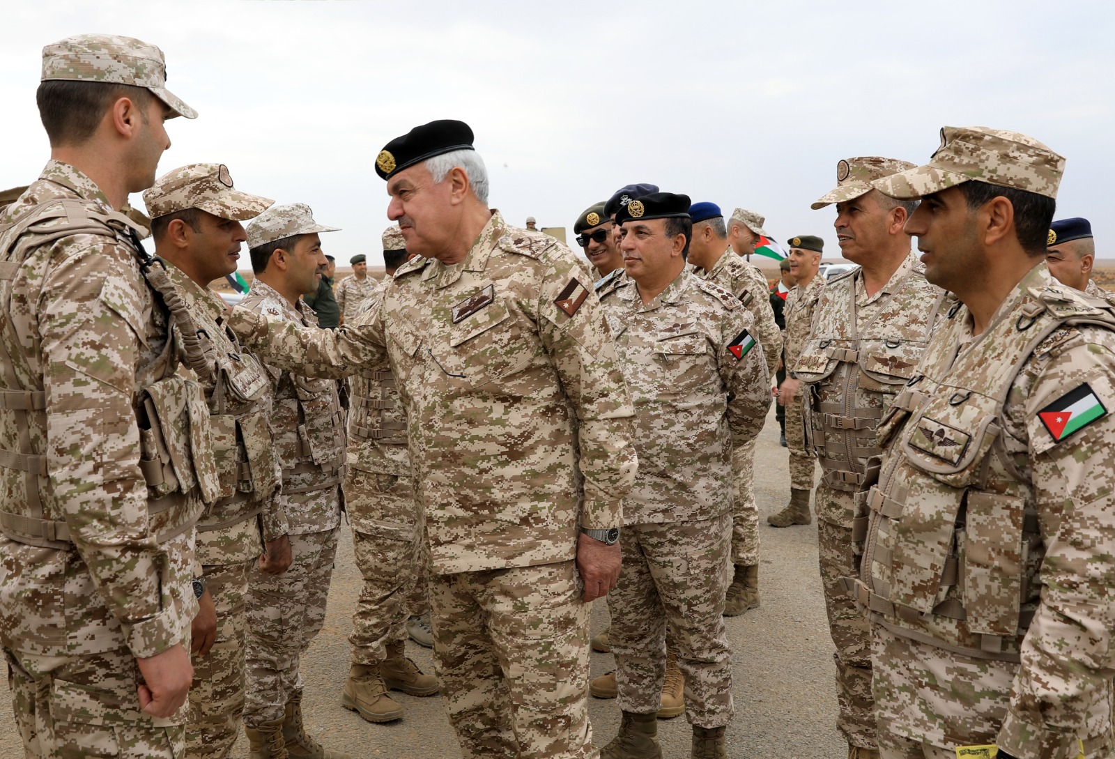 Madar Al-Saa Images 0.1615084622812717