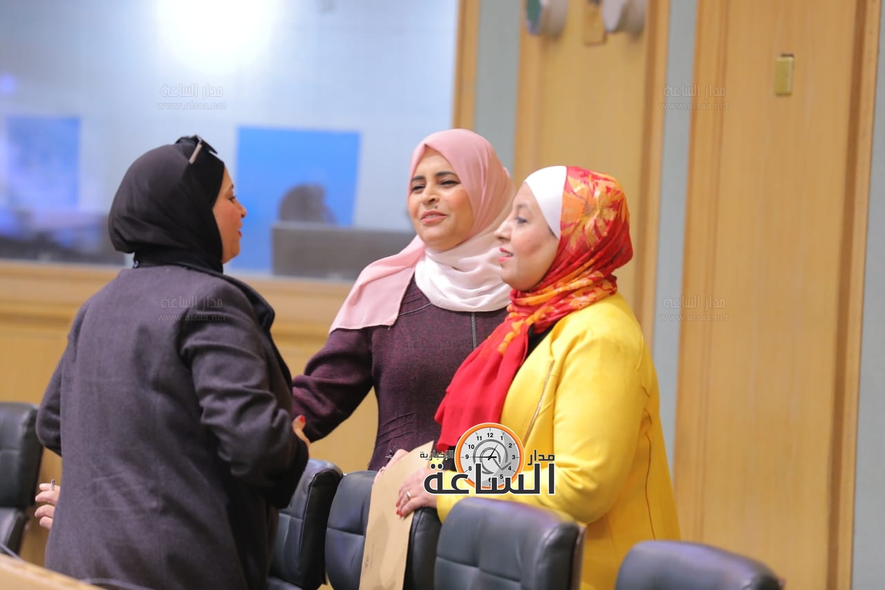 Madar Al-Saa Images 0.4463455422474538