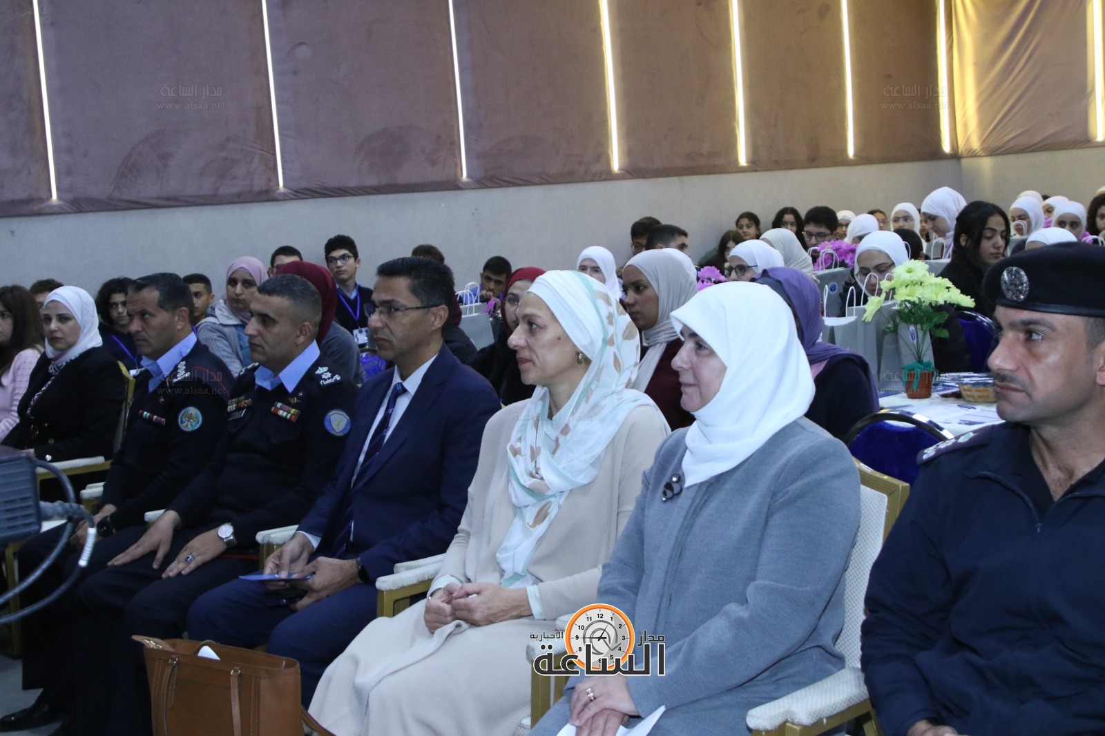 Madar Al-Saa Images 0.9783593766485168