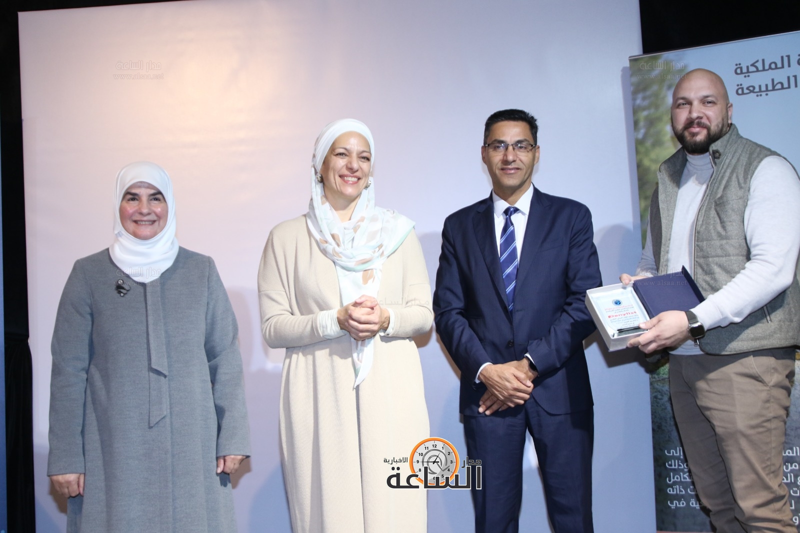 Madar Al-Saa Images 0.7151294306534721