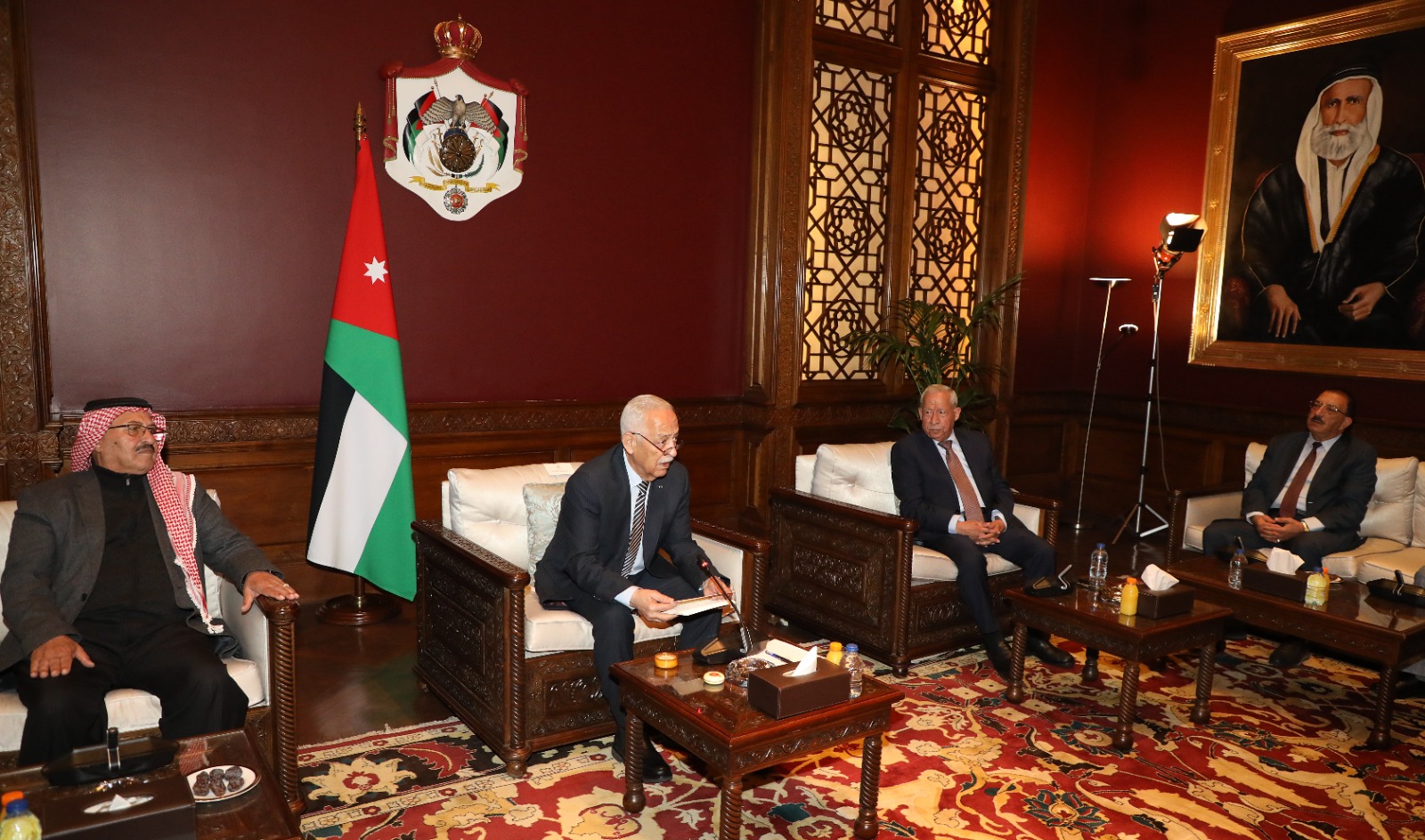 Madar Al-Saa Images 0.8202882548456139