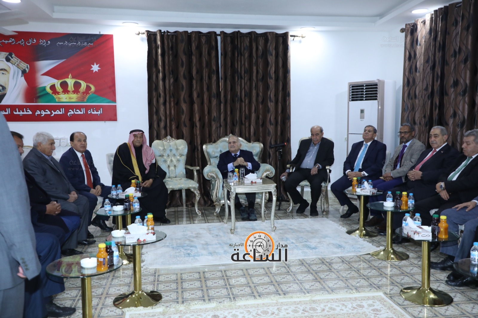 Madar Al-Saa Images 0.8018276461668423