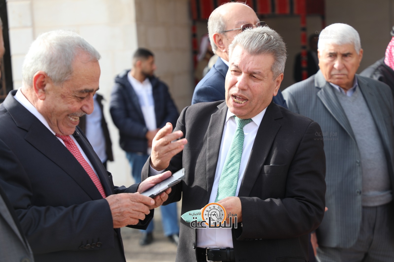 Madar Al-Saa Images 0.6607188453994921