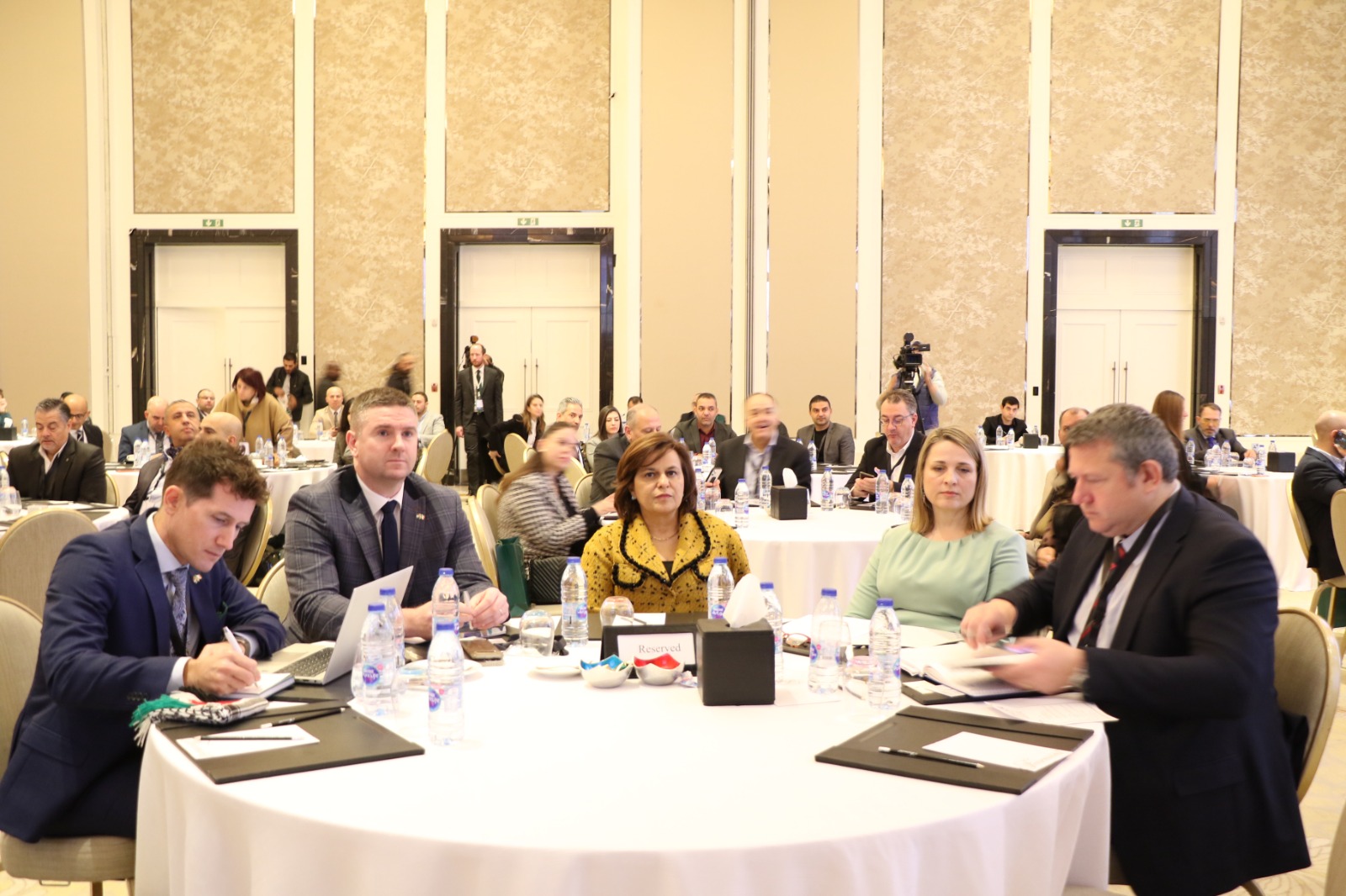 Madar Al-Saa Images 0.9429828749595062