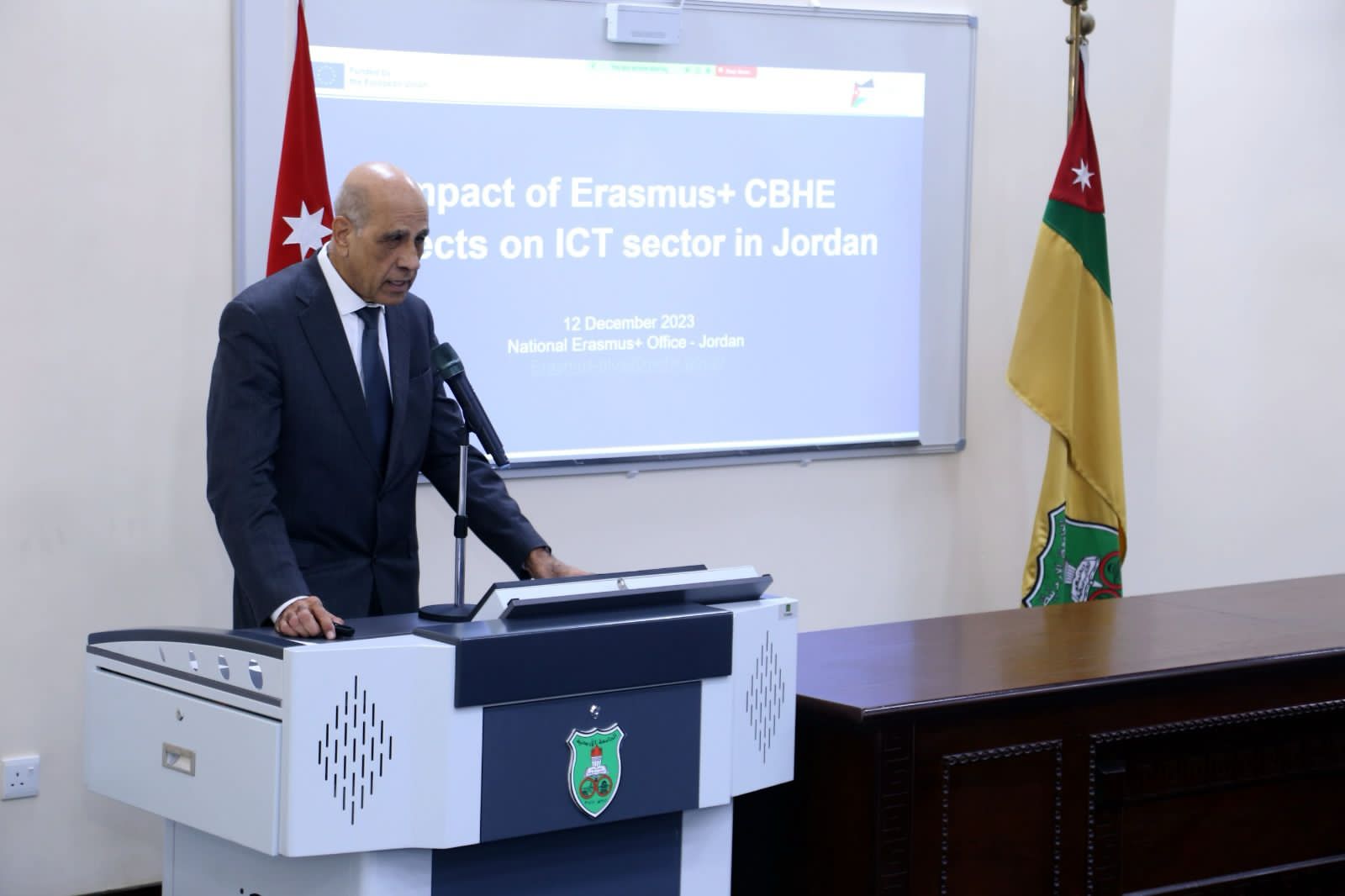 Madar Al-Saa Images 0.09879393788381385