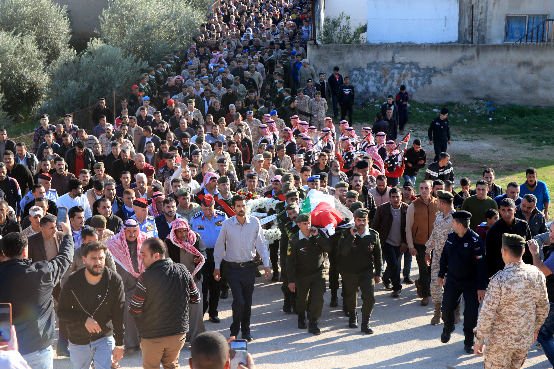 Madar Al-Saa Images 0.5851876070369624