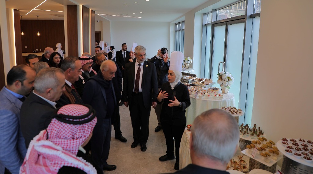 Madar Al-Saa Images 0.008941109484866816