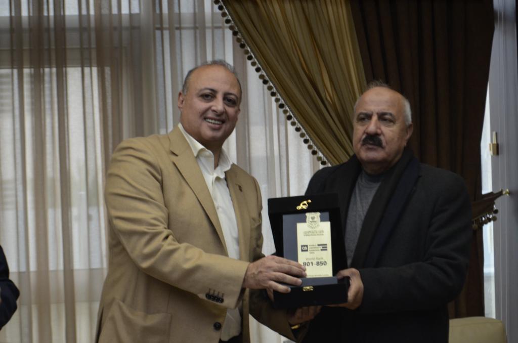 Madar Al-Saa Images 0.9045699913281824