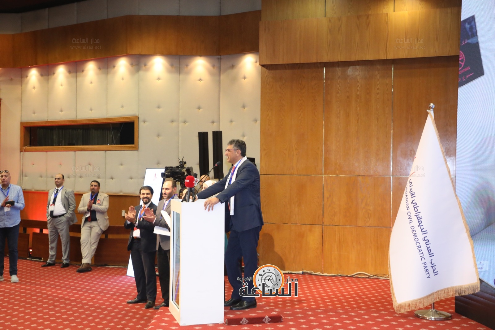 Madar Al-Saa Images 0.6402988399909102