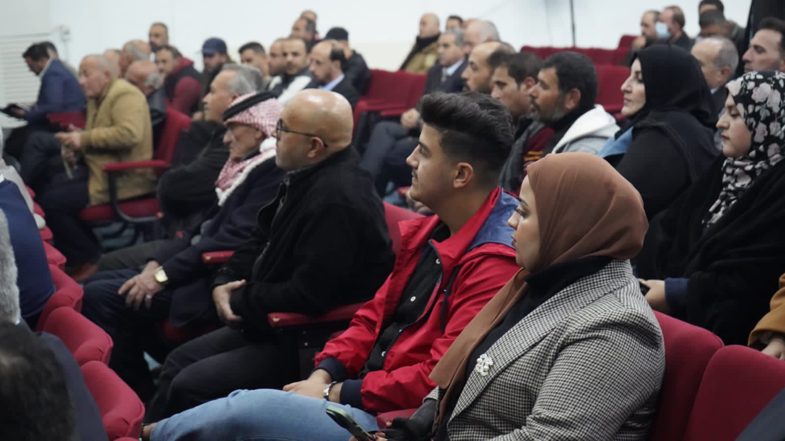 Madar Al-Saa Images 0.6771303206355073