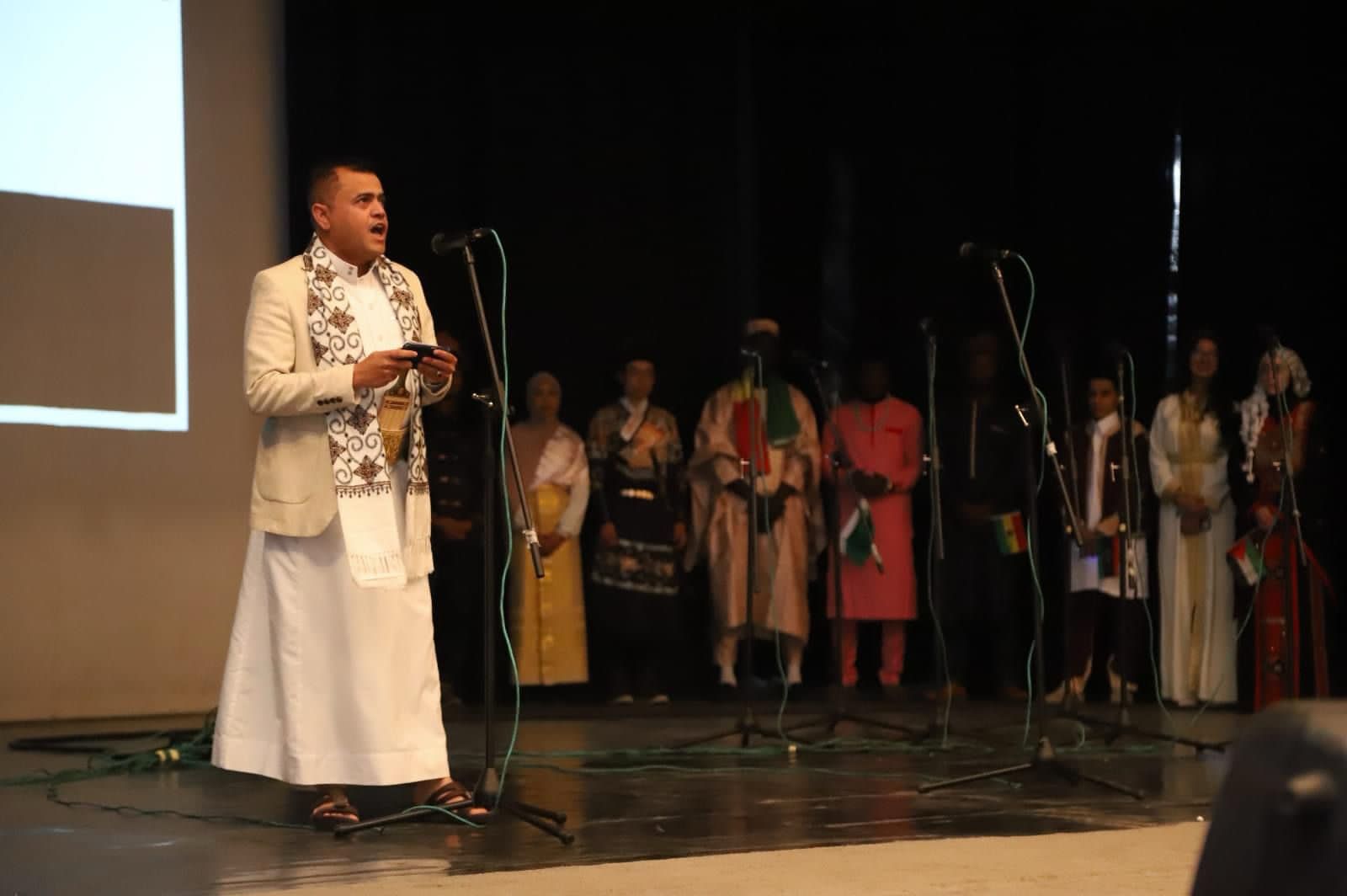 Madar Al-Saa Images 0.8380055103094131