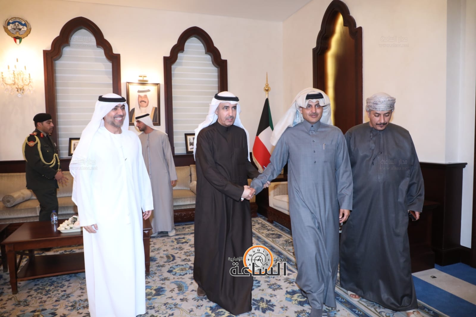 Madar Al-Saa Images 0.08371111387888863