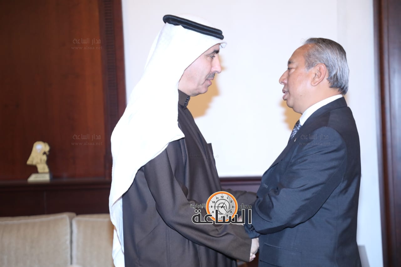 Madar Al-Saa Images 0.01780056888394288