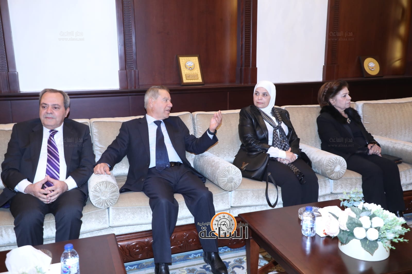 Madar Al-Saa Images 0.904298038501371