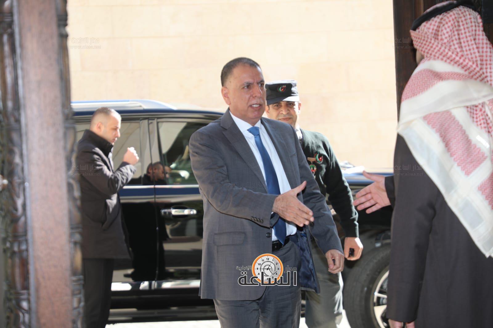 Madar Al-Saa Images 0.6691406683212242