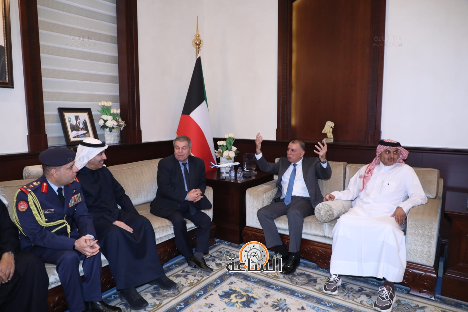 Madar Al-Saa Images 0.05833324482768165