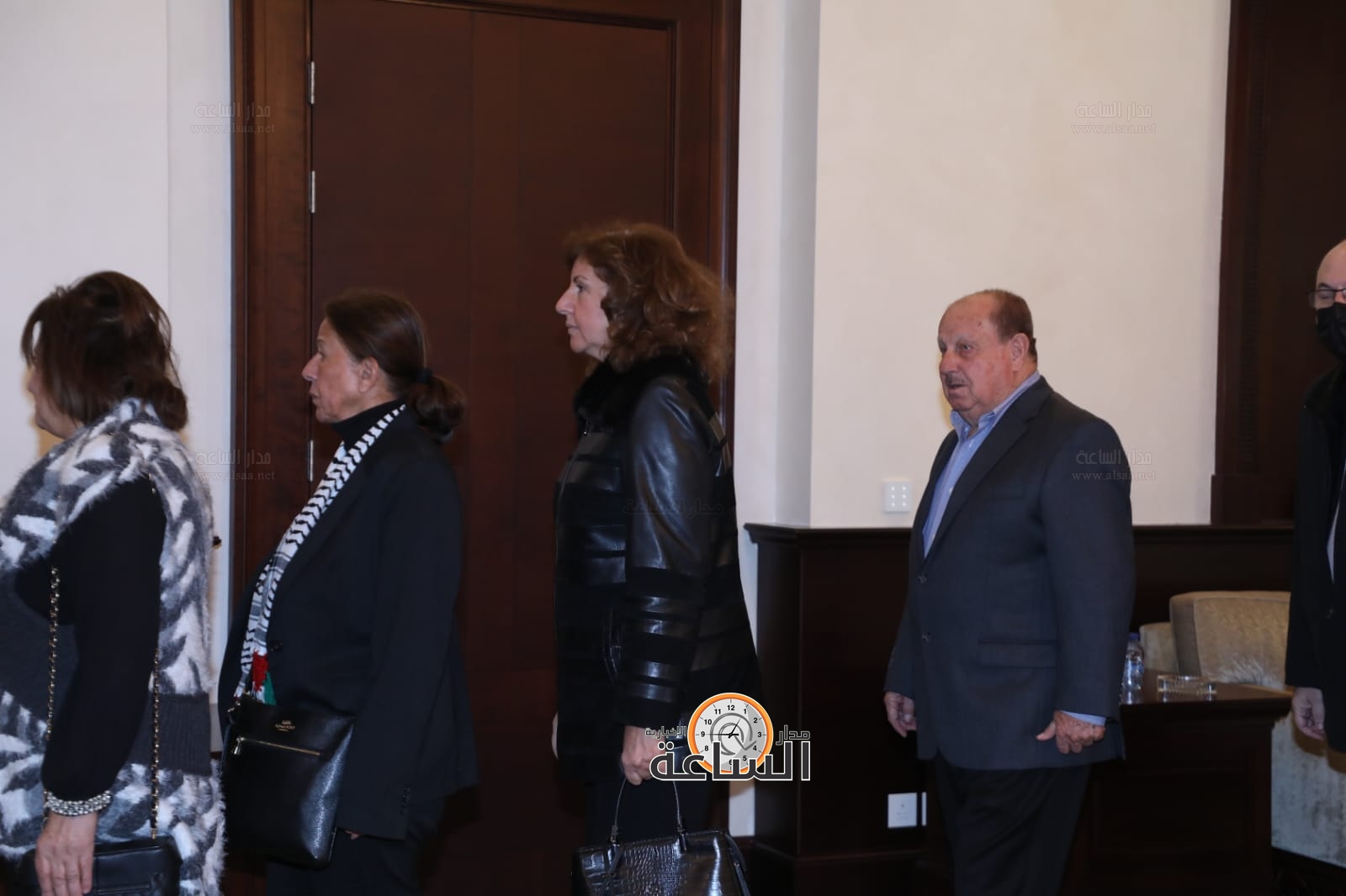 Madar Al-Saa Images 0.518516491885771