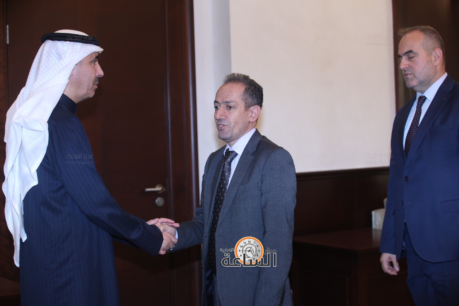 Madar Al-Saa Images 0.215539435434982