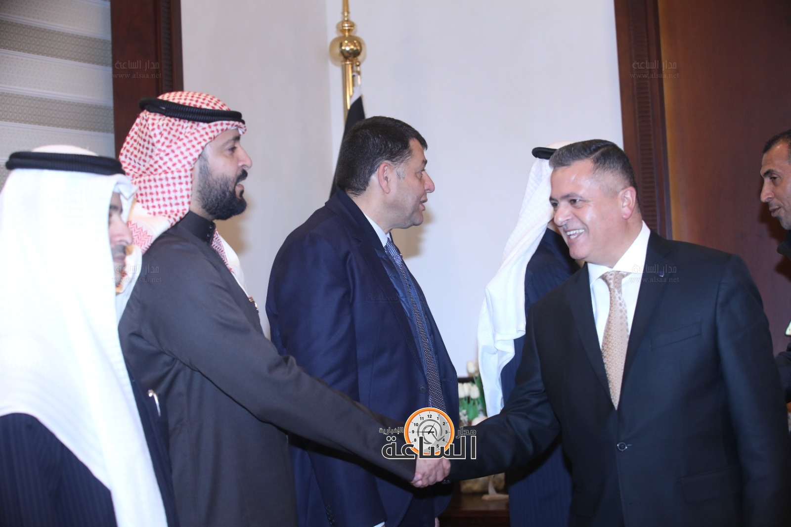 Madar Al-Saa Images 0.8878673691851249