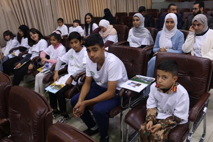 Madar Al-Saa Images 0.5815343233036843