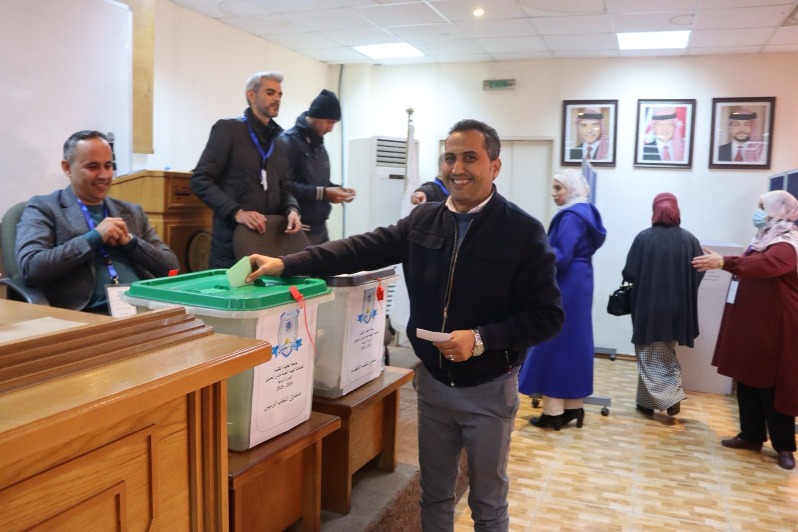 Madar Al-Saa Images 0.009872885970344747