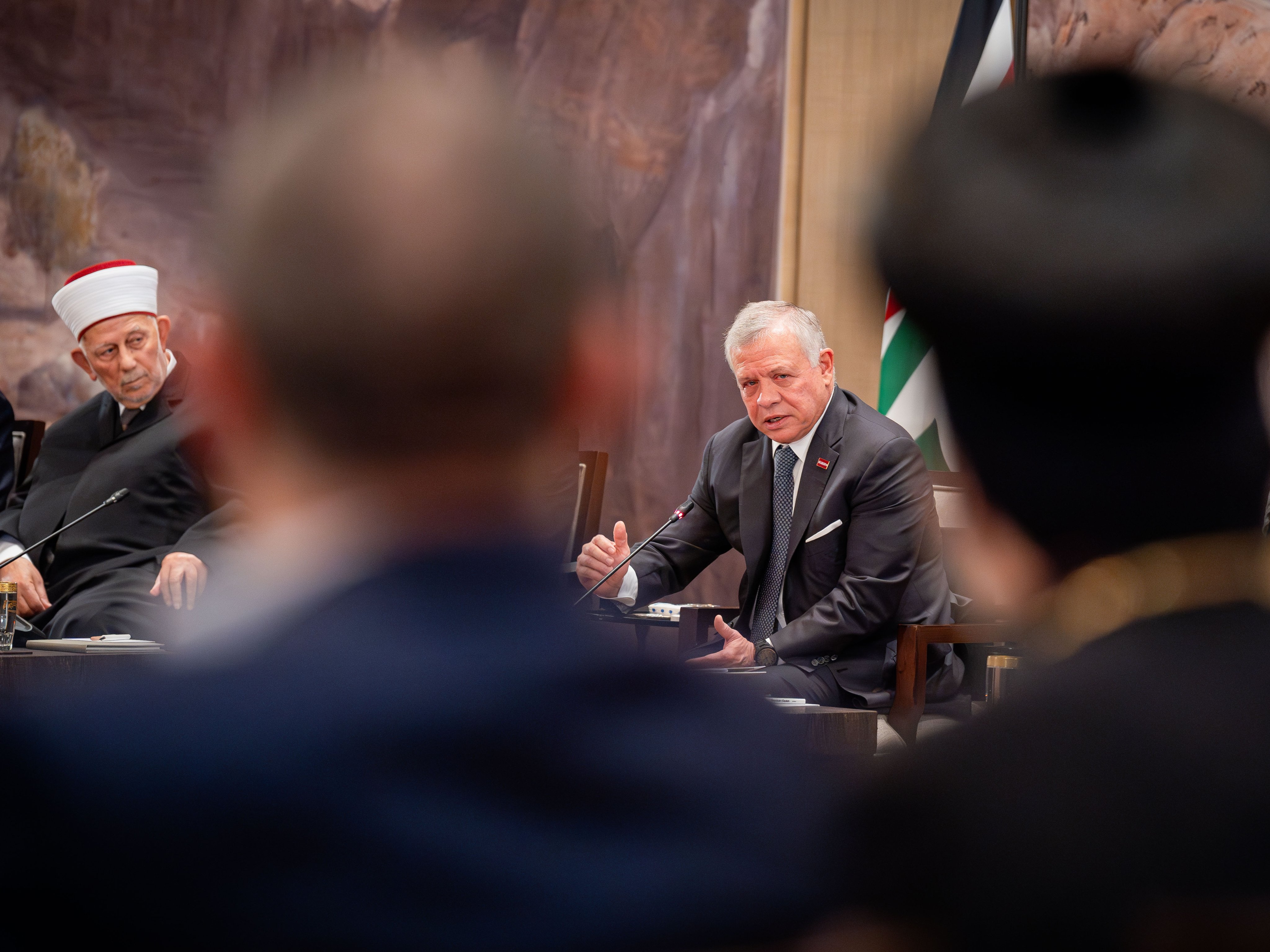 Madar Al-Saa Images 0.5425574432770157