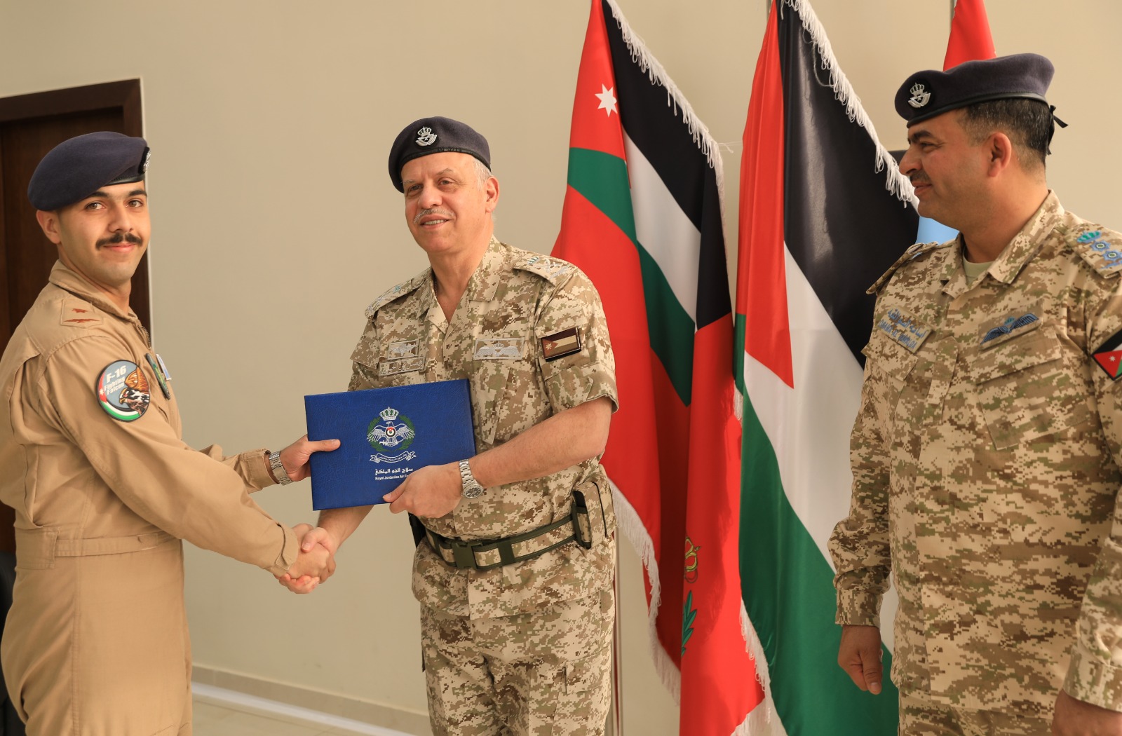 Madar Al-Saa Images 0.10336027800409986