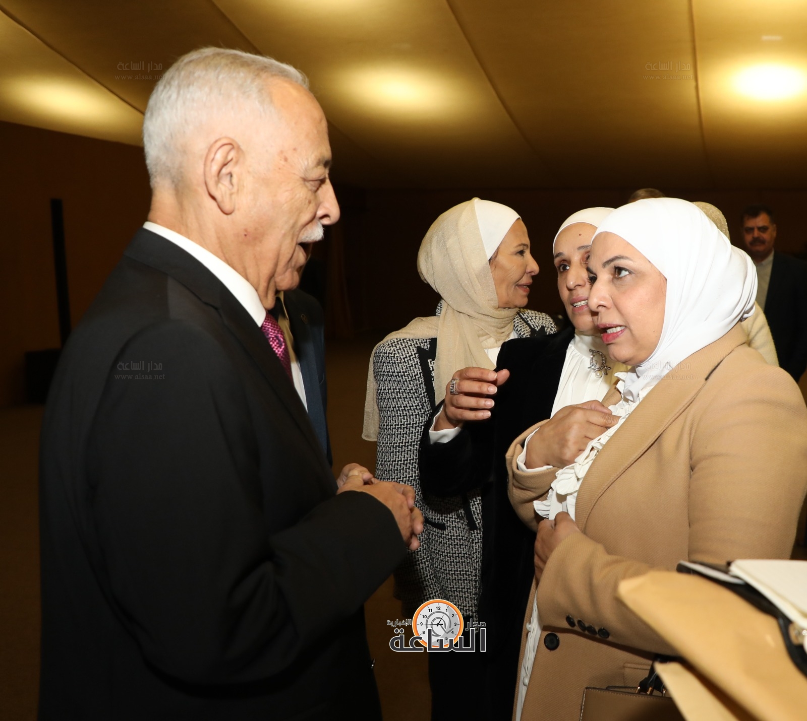 Madar Al-Saa Images 0.43649375955046543