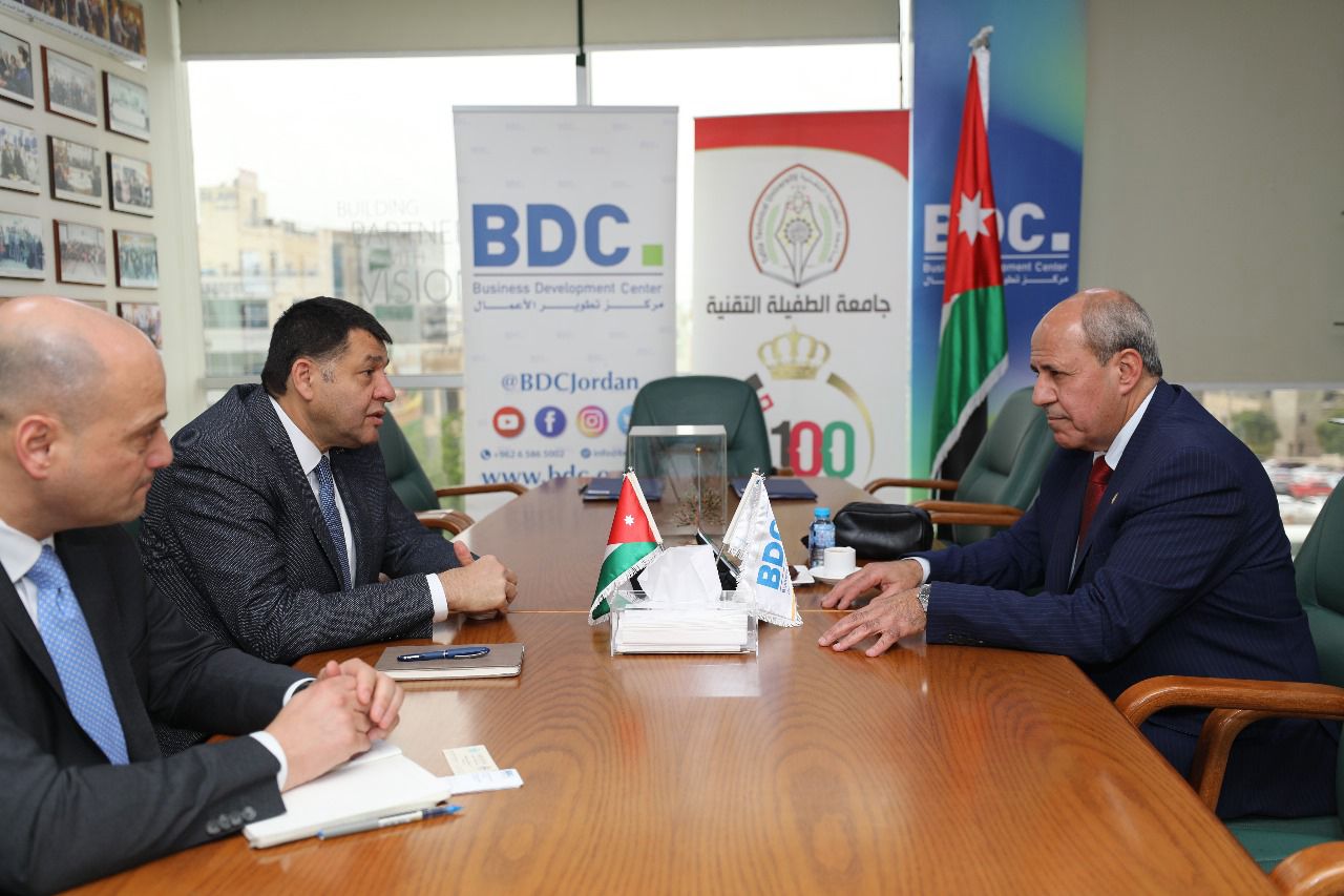 Madar Al-Saa Images 0.41314209111623