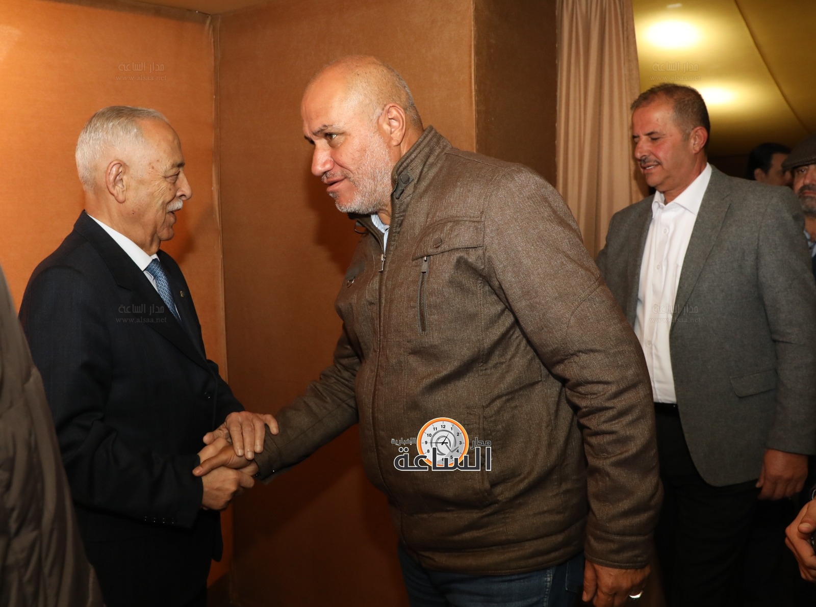 Madar Al-Saa Images 0.1439468473413521