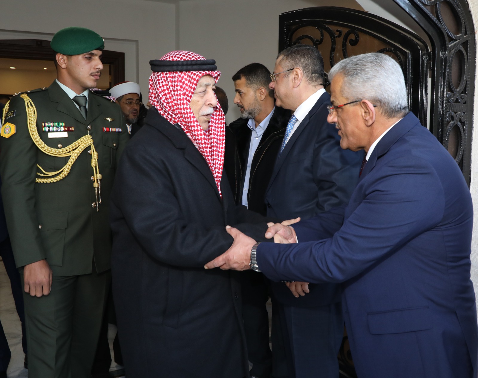 Madar Al-Saa Images 0.20697997950322788