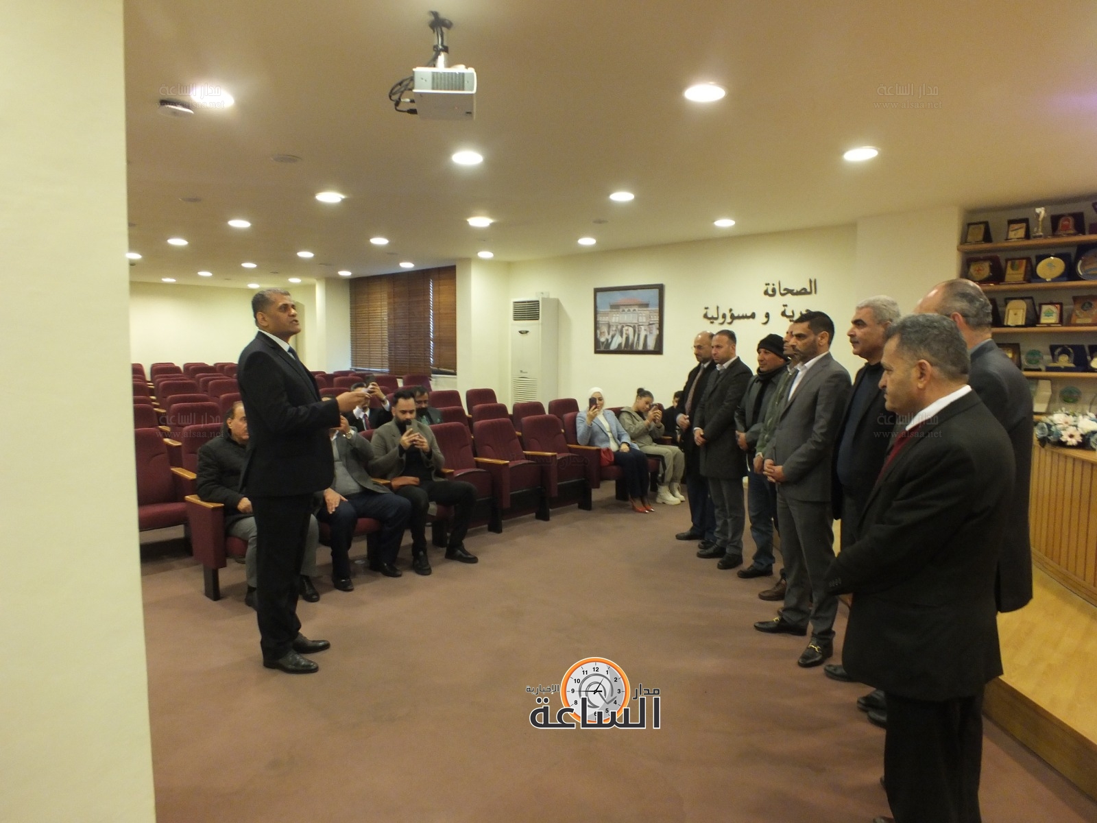 Madar Al-Saa Images 0.403761843023281