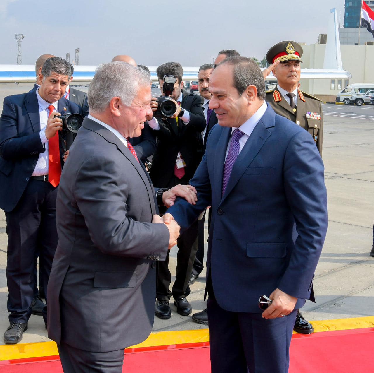 Madar Al-Saa Images 0.9875150057371205