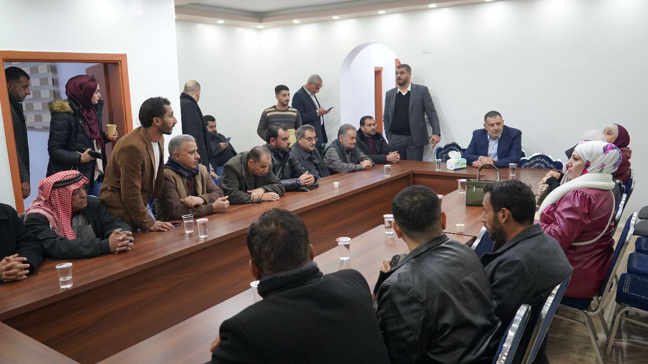 Madar Al-Saa Images 0.5582940629961715