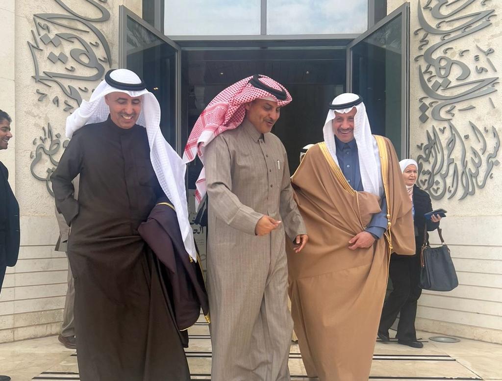 Madar Al-Saa Images 0.27632739941248596