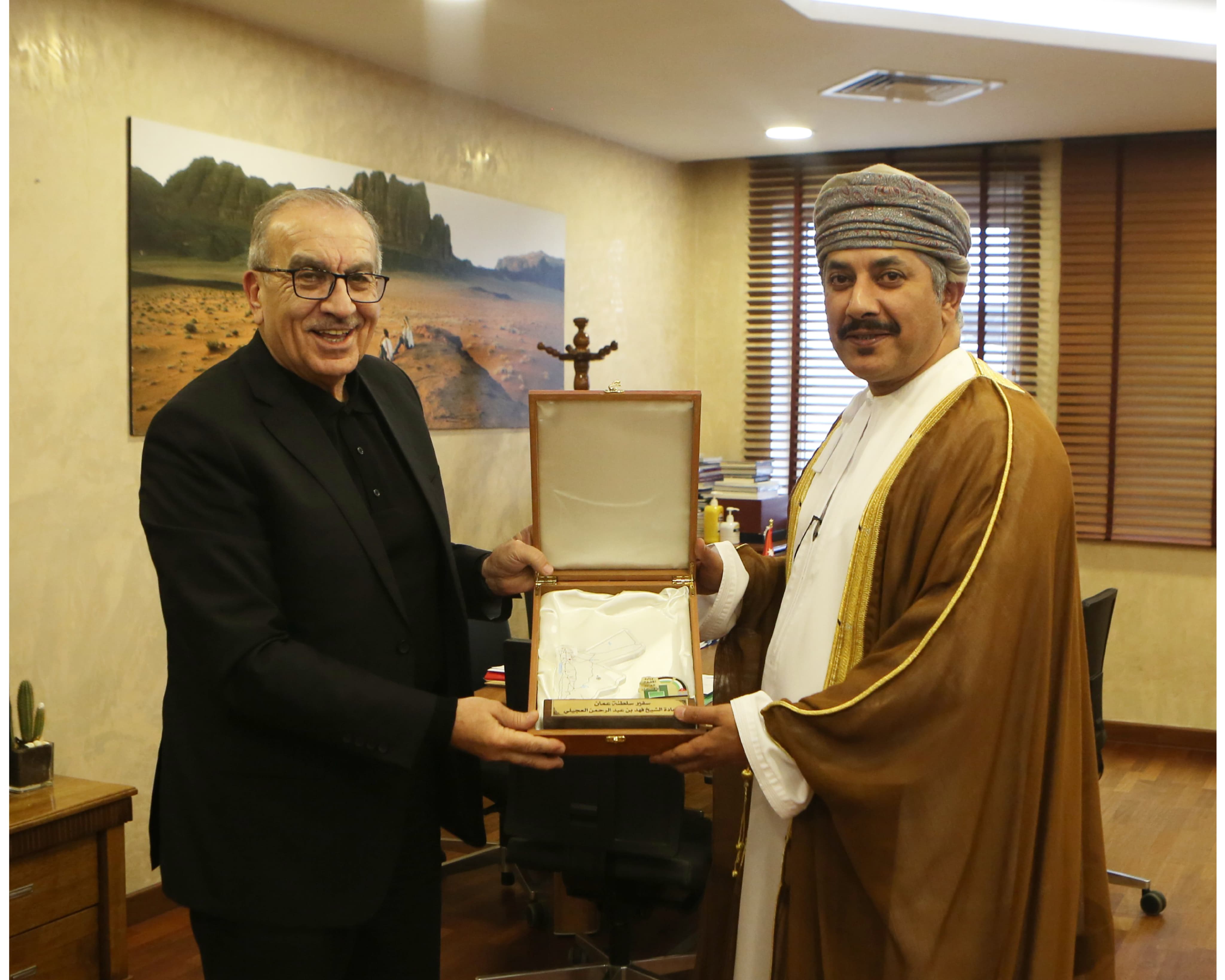 Madar Al-Saa Images 0.7438949216595399