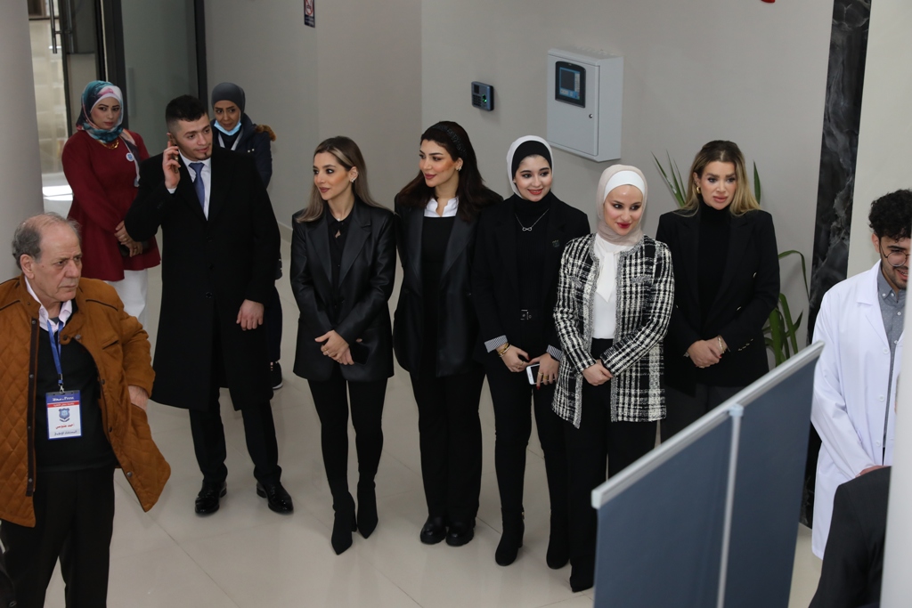 Madar Al-Saa Images 0.4170736672456288