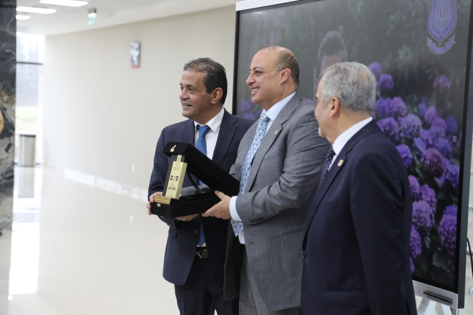 Madar Al-Saa Images 0.5046654705504068