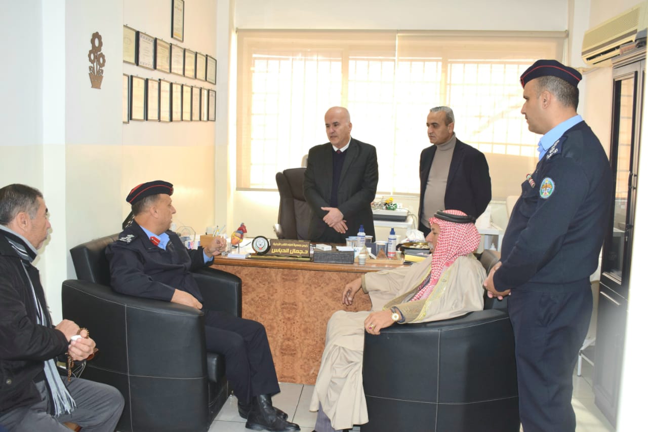 Madar Al-Saa Images 0.4556425607728338