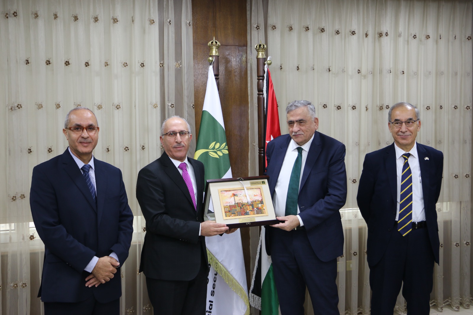 Madar Al-Saa Images 0.4522989036533369