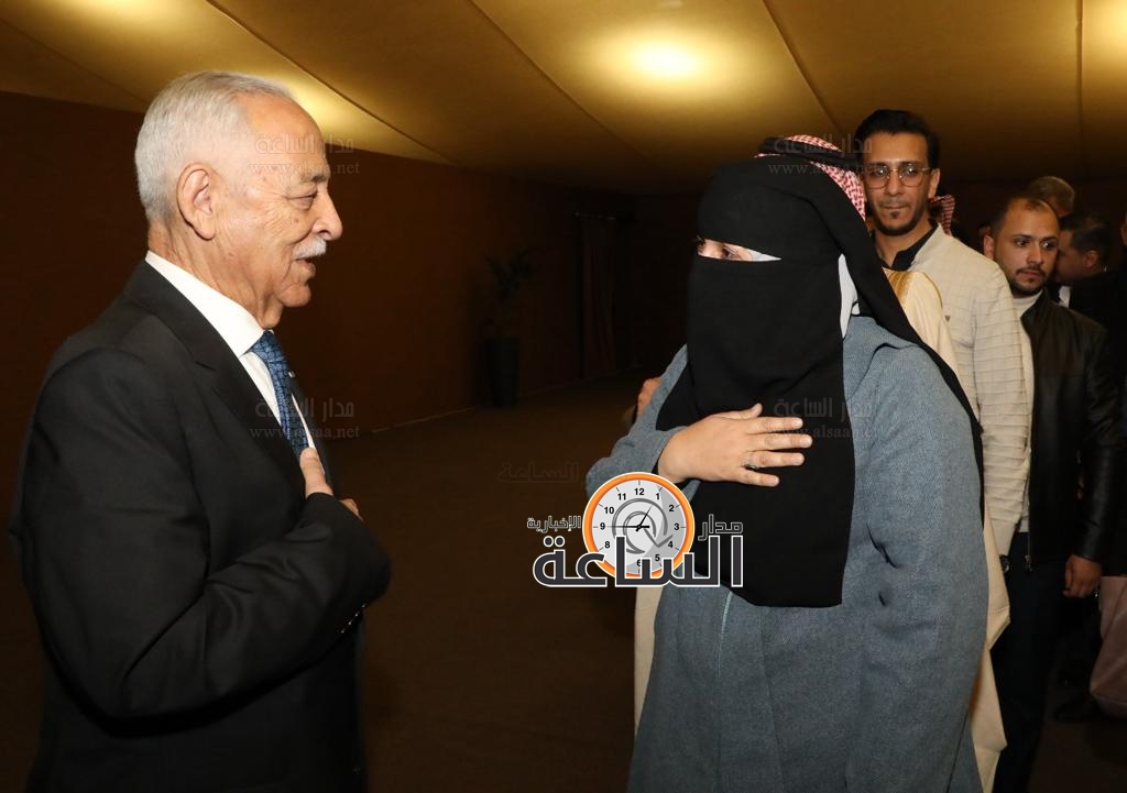 Madar Al-Saa Images 0.5111648110568807