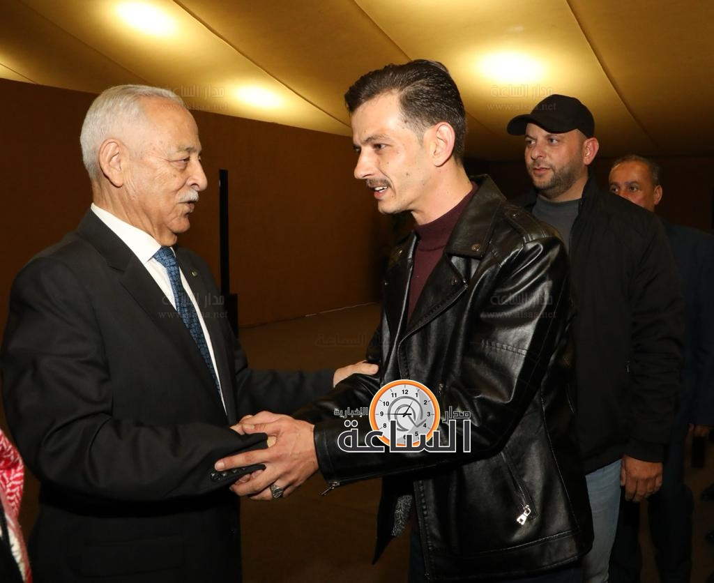 Madar Al-Saa Images 0.041079750536749504