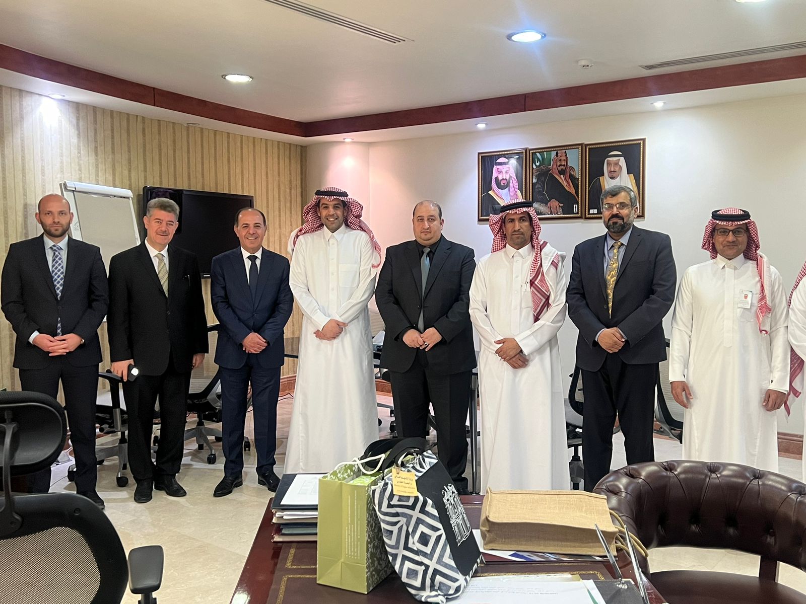 Madar Al-Saa Images 0.22200395865362288