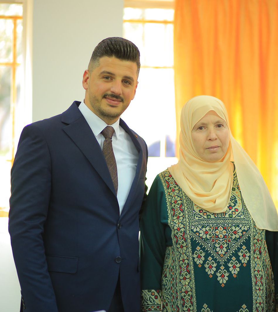 Madar Al-Saa Images 0.9980414414642376