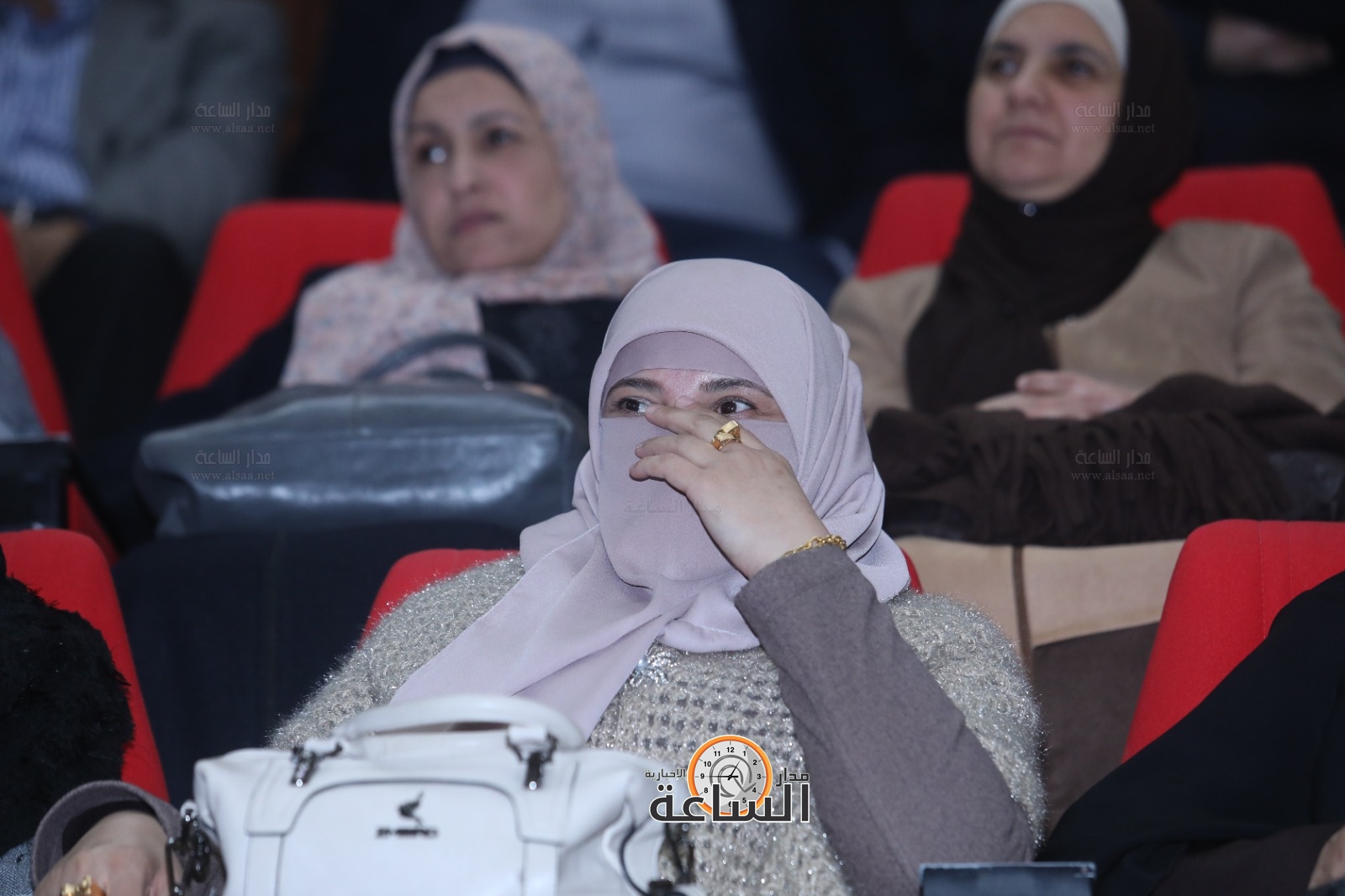 Madar Al-Saa Images 0.9549324399783745