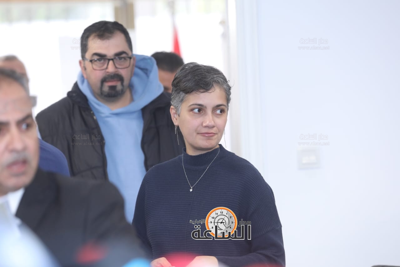 Madar Al-Saa Images 0.483410112723339