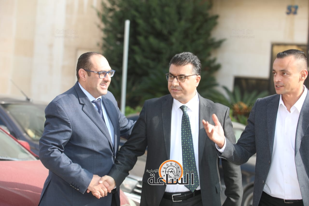 Madar Al-Saa Images 0.11585223750462137