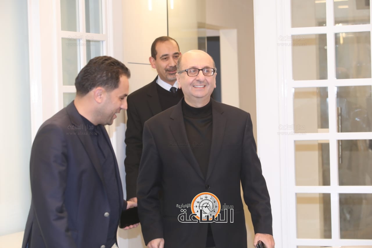 Madar Al-Saa Images 0.46326479265198484