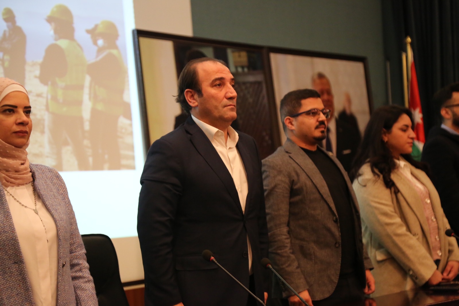 Madar Al-Saa Images 0.37521696343205324