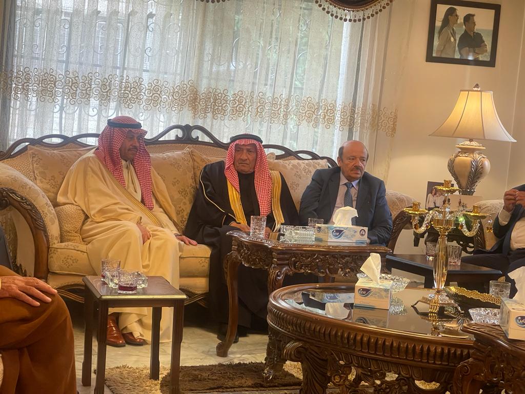 Madar Al-Saa Images 0.3559265815676156